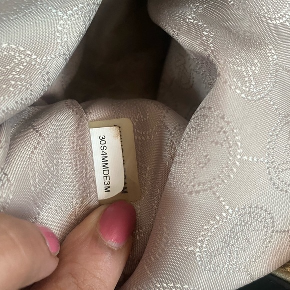 ❌SOLD❌ Stunning Gold Michaelkors Bag!! Original from the USA! Barely used!! - Picture 9 of 11